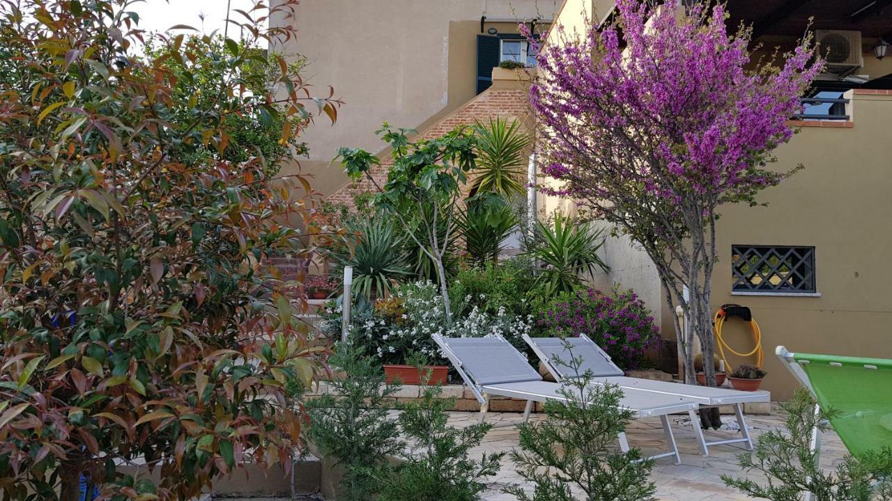 Piero'S Apartment Carbonia Exterior foto